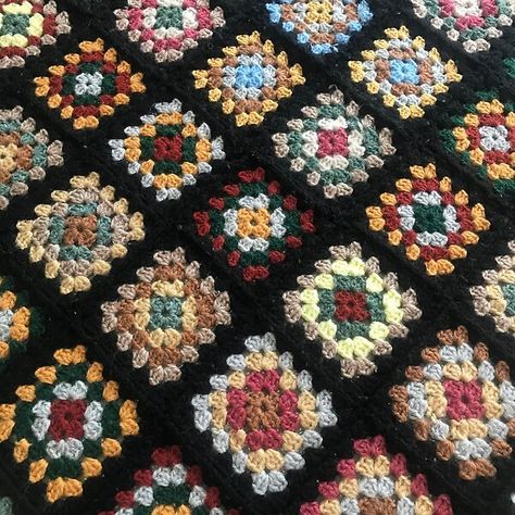 Traditional Granny Square Blanket, Crochet Patterns Free Women, Vintage Granny Square, Crochet Granny Square Afghan, Crocheted Blanket, Granny Square Afghan, Crochet Granny Square Blanket, Granny Square Blanket, Afghan Pattern