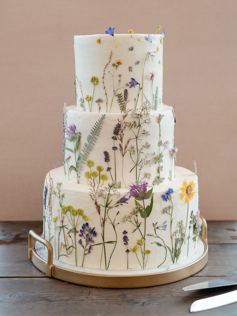 Meadow Flower Wedding Cake, Wild Flowers On Wedding Cake, Flowery Wedding Cakes, Wildflowers Wedding Cake, Wedding Cakes With Wild Flowers, Garden Themed Wedding Cake, Spring Flower Wedding Cake, Floral Wedding Cakes Vintage, Garden Theme Wedding Cake