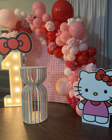 Hello kitty 🤍🎀 • • • • • #hellokitty #hellokittylover #hellokittybirthday #balloondecor #balloongarland #dfwpartyrentals #balloonstylist #balloondecor #instadaily Red Hello Kitty Birthday Party Ideas, Hello Kitty Party Decorations, Hello Kitty Themed Birthday Party, Hello Kitty Birthday Decorations, Hello Kitty Baby Shower, Hello Kitty Birthday Theme, Hello Kitty Theme Party, 18th Birthday Decorations, Hello Kitty Baby