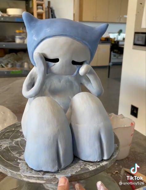 Emotional Clay Sculpture, Indie Clay Art, Funky Clay Art, Creepy Clay Ideas, Air Dry Clay Figurine, Weird Clay Art, Cute Sculptures, Air Dry Clay Figures, Clay Things