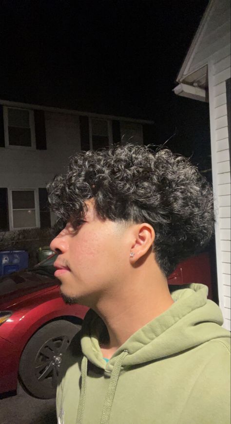 Curly Hair Blowout Taper, Blowout Taper Fade Curly Hair, Taper Fade Textured Fringe, Blowout Taper Curly Hair, Blowout Taper Men Curly Hair, Mid Taper Curly Hair, Taper Fade Wavy Hair, Taper Fade Asian, Curly Fringe Men