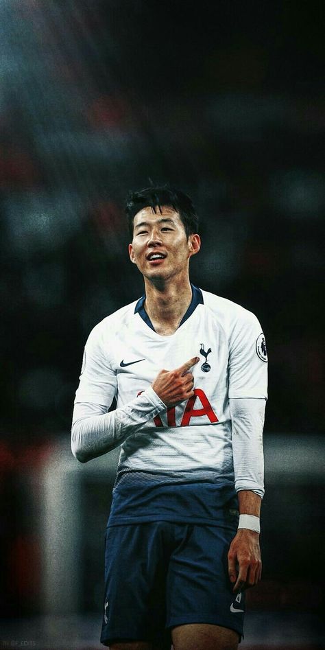 Heung Min Son, Tottenham Hotspur Wallpaper, Tottenham Football, Bayer Munich, Tottenham Hotspur Players, Football Players Photos, Tottenham Hotspur Football, Cr7 Messi, Bola Basket