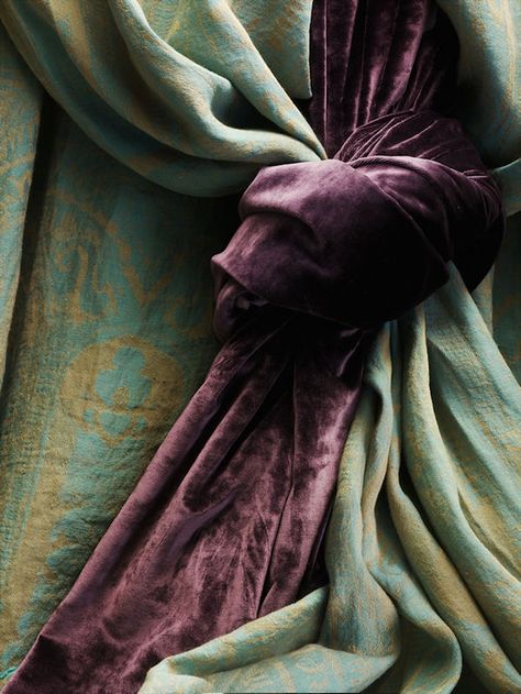 Purple And Green, Purple Velvet, Color Textures, Green And Purple, Color Inspiration, Color Combos, Color Me, Favorite Color, Home Design