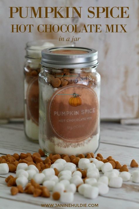 Halloween Mason Jar Crafts, Spiced Hot Chocolate Recipe, Pumpkin Spice Hot Chocolate, Spice Hot Chocolate, Pumpkin Hot Chocolate, Hot Cocoa Mix Recipe, Hot Chocolate Mix Recipe, Mix In A Jar, Homemade Dry Mixes