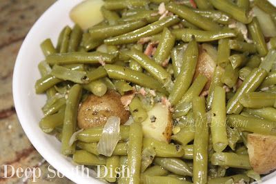 Crockpot Fresh Green Beans, Cooking Frozen Green Beans, South Recipes, Bacon And Potatoes, Crockpot Potatoes, Pork And Green Beans, Comfy Kitchen, Beans In Crockpot, Snap Beans