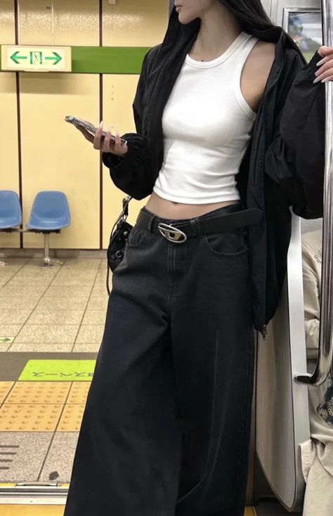 Baggy Black And White Outfits, Black Denim Summer Outfit, New Jeans Fits Kpop, Dark Acubi Aesthetic, Treemingbird Style Outfits, Japan Y2k Fashion, Mesh Sweater Outfit, Biker Aesthetic Outfits, Dark Clothes Aesthetic