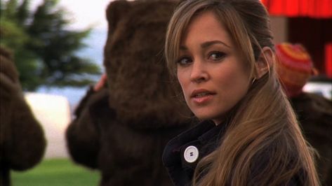 the oc ~ taylor [the oc screencaps (4x12) | taylor • autumn reeser] The Oc Taylor, Taylor Autumn, Autumn Reeser, Minka Kelly, The Oc, La Jolla, Tv Series, Tv