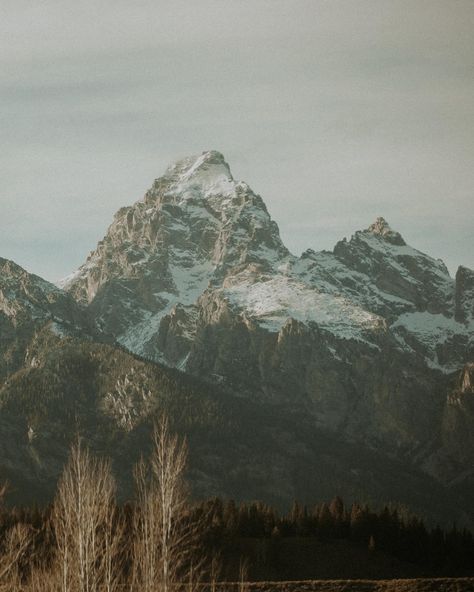 Switching it up today and posting some nature stufff 😎 #montana #nature #outdoors #wyoming #bison #canoe #mountains #landscape #hiking #adventure #wildlife #wildlifephotography Montana Aesthetic, Montana Nature, Glacier Park Montana, Glacier Park, Mountains Landscape, Hiking Adventure, Just Friends, Wildlife Photography, Wyoming