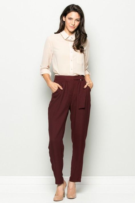 Burgundy Trousers Outfit, Cochella Outfits Boho, Women Loose Pants, Burberry Shirt Women, Cochella Outfits, Burgundy Trousers, Loose Pants Outfit, Job Clothes, Maroon Pants