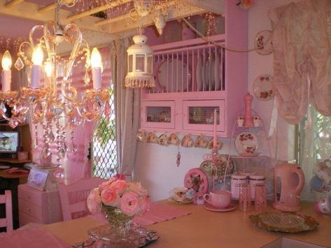 Romantic Kitchen, Cocina Shabby Chic, Romantic Home, Pink Palace, Pink Passion, Estilo Shabby Chic, Pink Icing, Pink Cottage, Shabby Chic Pink