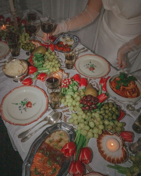 An italian wedding table 🤍 Table styling for @baroque.baroque.official Shot by @elienjansen Models @pauline.walen @oulimata_n Bridal dresses by @marifinbridal Suit by @cafecostume #eventdesign #weddingdesign #styledshoot #eventdesigner Italian Wedding Table, Table Styling, Table Table, Italian Wedding, Table Style, Styled Shoot, Event Design, Wedding Designs, Wedding Table