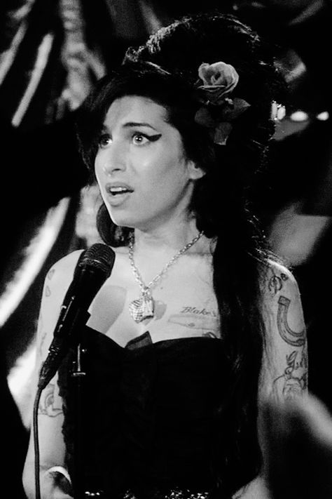 I wasn’t shocked because I had won the grammy, I was shocked because Tony Bennett had said my name. Amy Winehouse Wallpaper, Amy Winehouse Drawing, Amazing Amy, Tony Bennett, Neo Soul, Ash Tray, Rhythm And Blues, Amy Winehouse, Beautiful Voice