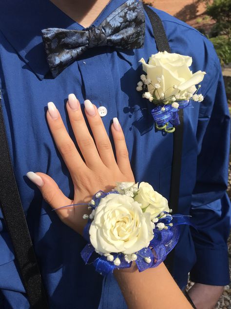 Blue Prom Couple, Couple Prom, Prom Trends, Homecoming Poses, Hoco 2024, Homecoming Corsage, Glitter Prom Dress, Prom For Guys, Prom Couples