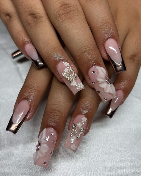 Rose Gold Set 🌸 • • • Apres Natural Medium Square • DND Gel • • #nails #nailsnailsnails #nailsofinstagram #nailsart #nailsbyavryl #gelx #gelxnails #gelxnailtech #explorepage #rosegold #squarenails #chromenails #frenchtipnails Dnd Gel Nails, French Tip Nails, Chrome Nails, Square Nails, Gold Set, Gel Nails, Nail Art, Rose Gold, Square