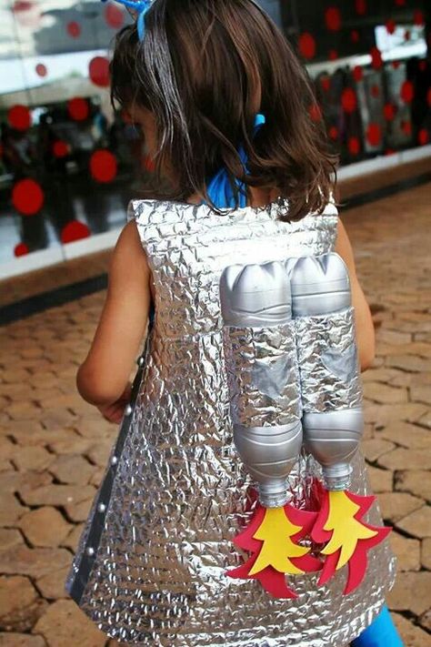 Recycled Costumes For Kids, Space Party Costumes, Family Themed Halloween Costumes, Futuristic Costume, Recycled Costumes, Space Costumes, Future Costume, Robot Costumes, Astronaut Party