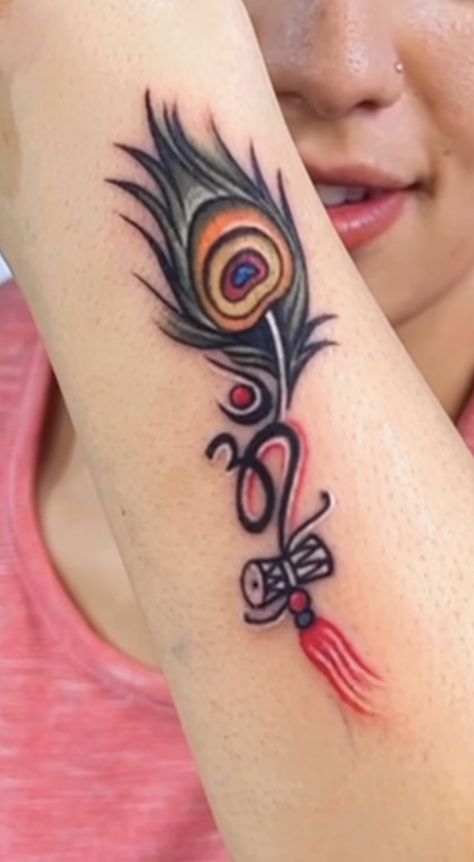 Radhe Krishna Tattoo Design For Men, Krishna Ji Tattoo, Mayur Pankh Tattoo, Peacock Feathers Tattoo, Mor Pankh Tattoo, Flute Tattoo, Feathers Tattoo, Maa Tattoo Designs, Name Flower Tattoo