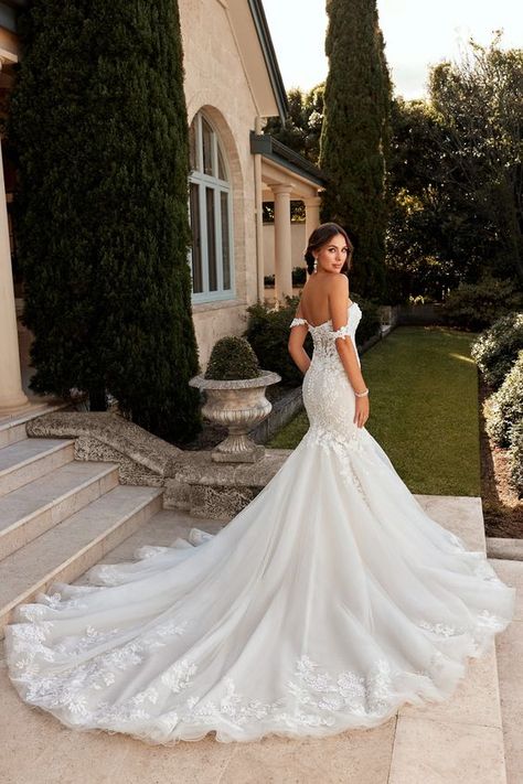 Sweetheart neckline wedding dress