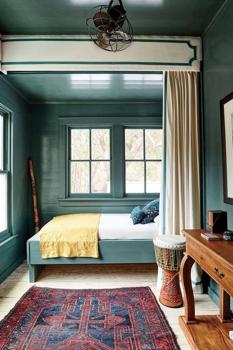 An Early 1900s Home on Mobile Bay Gets a Brilliant Makeover: A Kids' Room Best Bedroom Paint Colors, 1900s Home, Blue Grey Walls, Nook Ideas, Green Walls, Bay House, Bedroom Retreat, Bedroom Paint Colors, Dreamy Bedrooms