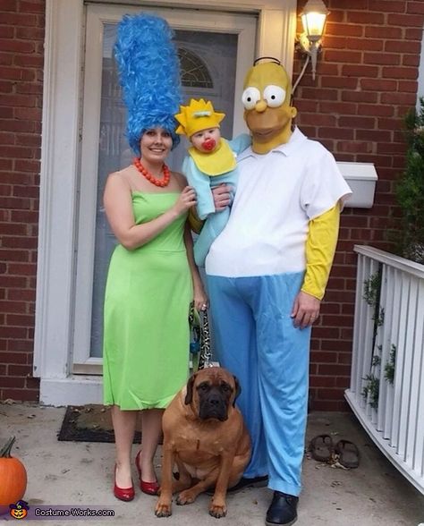 Bridget: The Simpsons - Homer, Marge, and Maggie Simpson with Santa's Little Helper. Homer Simpson Costume, The Simpsons Marge, Simpsons Costumes, Simpsons Marge, Family Costumes Diy, Simpsons Halloween, The Simpsons Family, 2015 Halloween Costumes