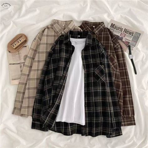 Fall Outwear, Autumn Outwear, Plaid Shirt Women, Moda Streetwear, Oversized Outfit, Streetwear Mode, Korean Fashion Casual, Plaid Shirts, Mode Kpop