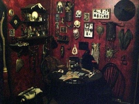 Revenge Aesthetic, Styl Goth, Halloween Living Room Decor, Goth Houses, Halloween Living Room, Goth Bedroom, Gothic Room, Gothic Bedroom, Edgar Allen