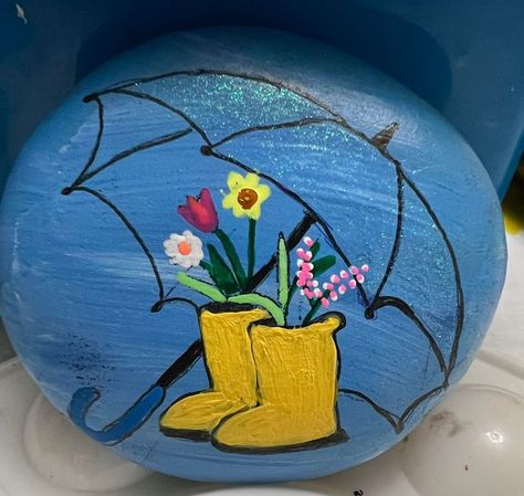 painting rocks! | Today’s painting of April Showers | Facebook Spring Rocks, Art On Stone, Rock Sayings, Painted Garden Rocks, Bee Drawing, Acrylic Art Projects, Diy Rock Art, Happy Stones, Painted Rocks Kids