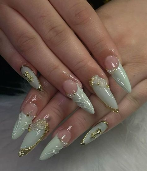 White Stiletto Nails, Artsy Nails, Colorful Nails, Girly Acrylic Nails, Y2k Nails, Nail Idea, Bling Acrylic Nails, Beach Nails, Birthday Nails