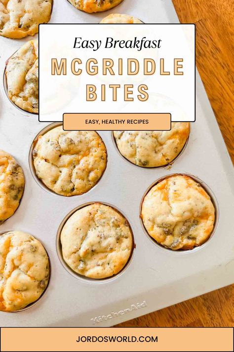 Pancakes, savory sausage, and sweet syrup - what a perfect breakfast! Now enjoy all these flavors in a protein-packed muffin. Don't wait to try these delicious McGriddle Bites! High Protein Pancake Muffins, Protein Pancake Muffins, Mcgriddle Bites, Kodiak Cakes Muffins, Mcdonalds Mcgriddle, Pancake Sausage, Sausage Bites, High Protein Pancakes, Protein Pancake Mix