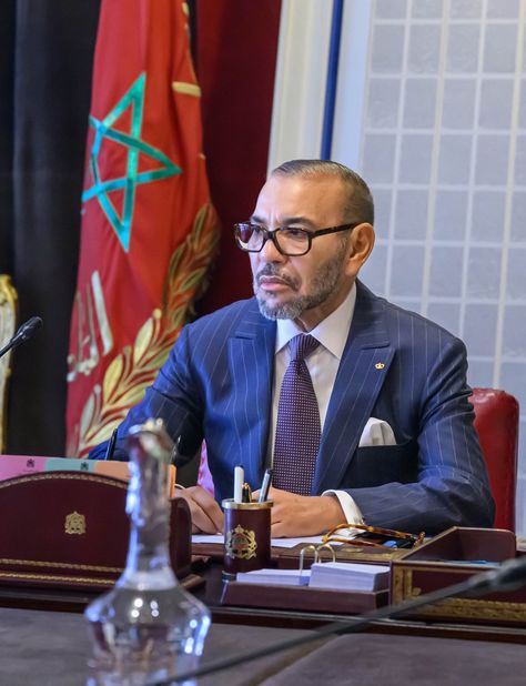 King Mohammed VI chaired working meeting devoted to activating the emergency program for rehousing the earthquake victims King Mohammed Vi Of Morocco, Le Roi Mohamed 6, Roi Mohamed 6, Mohamed 6, Hassan 2, King Photo, Work Meeting, Number 3, Marrakech