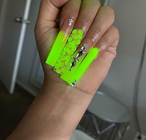 Green Glow In The Dark Nails, Glow In The Dark Nails Acrylic, Dark Acrylic Nails, Glow In The Dark Nails, Cool Lights, Dark Nail Designs, Neon Green Nails, Long Nail Designs, Cute Acrylic Nail Designs