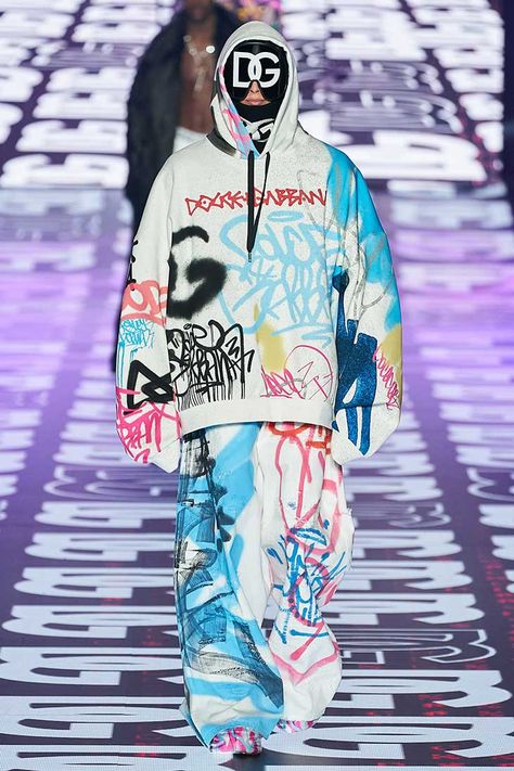 Graffiti Clothing, 2022 Fashion Show, Fashion Project, Painted Clothes, 2022 Fashion, Menswear Fashion, Fall 2022, Menswear Collection, Dolce And Gabbana Man