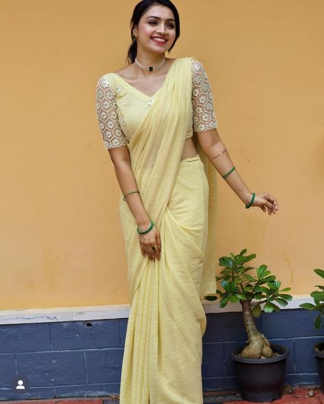 Georgette saree Worked Blouse, Sequence Saree, Indian Models, Georgette Saree, Inspirational Celebrities, Georgette Fabric, Chiffon Saree, Designer Saree, Bollywood Saree