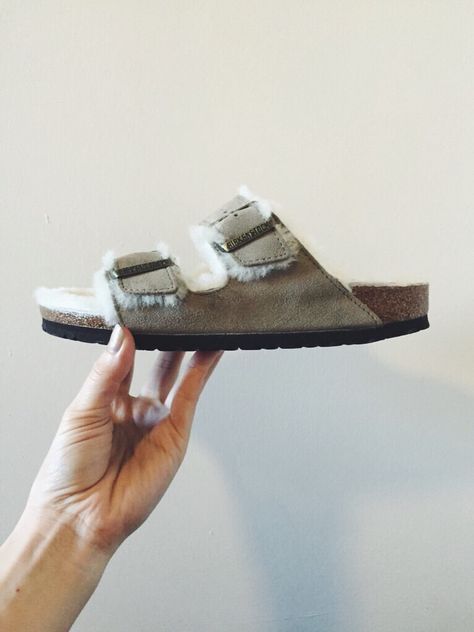 . Fluffy Birkenstocks, Berkin Stocks, Birkenstock Florida, Beauty Ideas, Girls Best Friend, Dream Wardrobe, Christmas List, Shopping List, Birkenstock