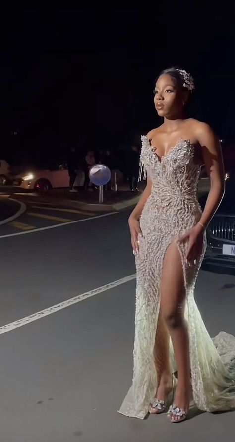 Over The Top Dresses Prom, Prom Dresses Expensive, Prom Dresses Crystals, Unique Prom Looks, Prom Inspo Black Women, Prom Dress On Dark Skin, Prom Looks 2024, A Night In Dubai Prom Dresses, Prom Dresses Inspo Aesthetic