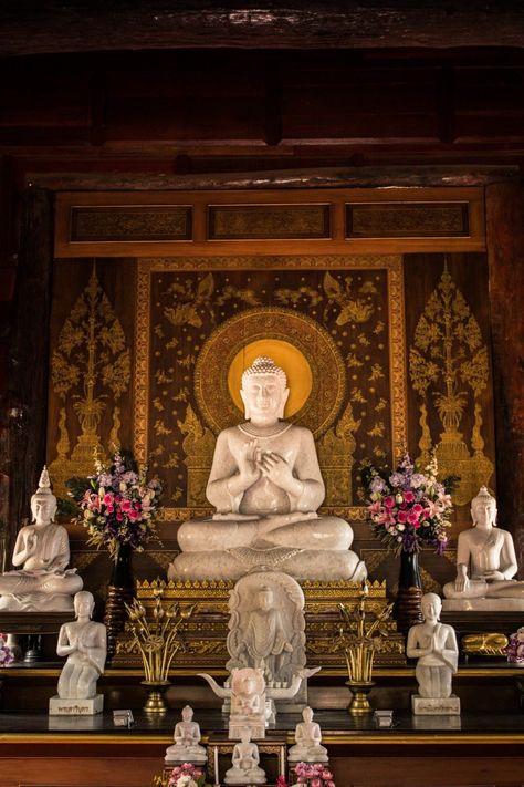 Buddha Room Design, Buddha Altar, Thailand Buddha, Theravada Buddhism, Altar Design, Buddha Artwork, Golden Buddha, Buddha Decor, Meditation Corner