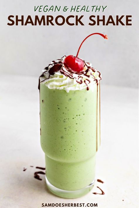 There’s no better way to celebrate Saint Patrick’s Day than with this healthy shamrock shake! It’s thick, creamy, and perfectly sweet. With frozen banana, non-dairy milk, and a hint of peppermint extract, this shamrock shake is the healthiest of its kind. Swirl a little coconut whipped cream on top and you have yourself a guilt-free festive treat! Hot Chocolate Dip, Healthy Shamrock Shake, Dairy Free Whipped Cream, Chocolate Dip, Lactation Smoothie, Vegan Hot Chocolate, Shamrock Shake, Paleo Recipes Easy, Spring Desserts