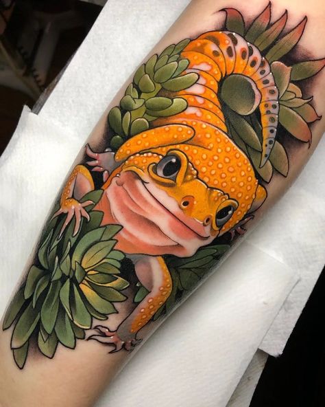 Iguana Tattoo, Gecko Tattoo, Lizard Tattoo, Traditional Sleeve, Frog Tattoos, Time Tattoos, Neo Traditional, Mandala Tattoo, Tattoo Design Drawings