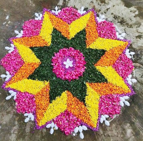 Onam Pookalam Design Simple At Home, Pookalam Design Onam Easy, Rangoli With Flowers Petals, Onam Pookalam Design Simple, Onapookalam Designs, Rangoli Designs With Flowers Petals, Simple Pookalam Designs, Onam Pookalam Design, Onam Pookalam