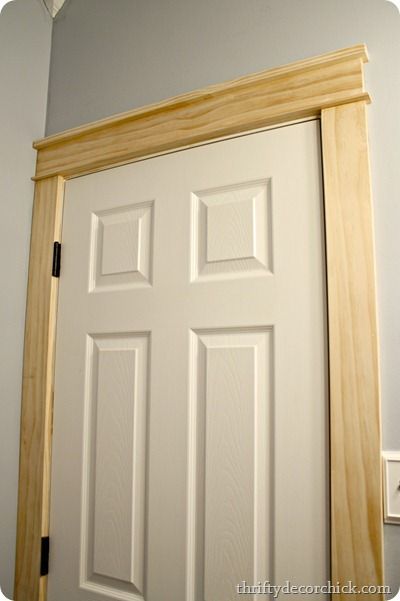 DIY craftsman door trim from Thrifty Decor Chick Diy Craftsman Door, Craftsman Door Trim, Window Casings, Craftsman Trim, Craftsman Decor, Trendy Door, Craftsman Door, Diy Trim, Thrifty Decor Chick