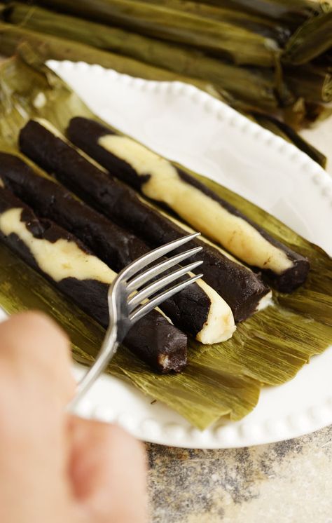 Suman Moron, Filipino Desert, Lumpia Recipe, Filipino Snacks, Filipino Food Dessert, Filipino Desserts, Ancient Grains, Pinoy Food, Steamed Buns