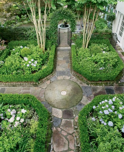 Welcome To Charleston| Charleston Magazine | Charleston, SC Formal Garden Design, Colonial Garden, Parterre Garden, Charleston Gardens, Single House, Boxwood Garden, Formal Garden, Formal Gardens, French Garden