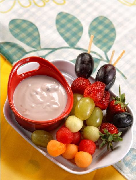 Sate Buah Yogurt :: Vegetables Satay with Yogurt Dipping Menu Breakfast, Yogurt Dip, Light Snacks, Indonesian Food, Diy Cake, Frosting, Yogurt, Dip, Food And Drink