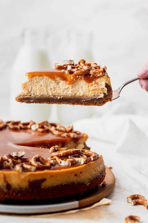 Caramel Cheesecake | Stephanie's Sweet Treats | Stephanie Rutherford Salted Caramel Dessert, Peanut Butter Cookie Crust, Butter Cookie Crust, Cheesecake Peanut Butter, Thanksgiving Cheesecake, Caramel Dessert, Fall Cake Recipes, Donut Toppings, Salted Caramel Cheesecake