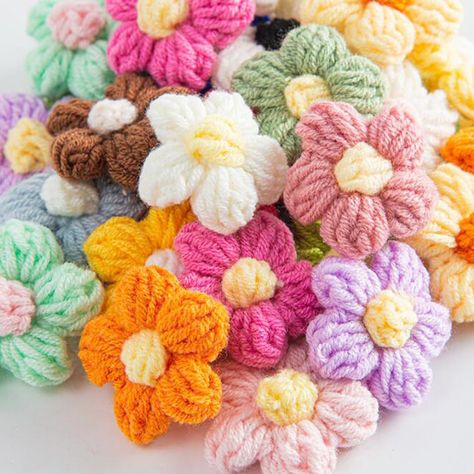 Hand Knitting Diy, Diy Flores, Fleurs Diy, Yarn Flowers, Flowers Crochet, Hair Clips Diy, Embellishment Diy, Crocheted Flowers, Knitted Flowers