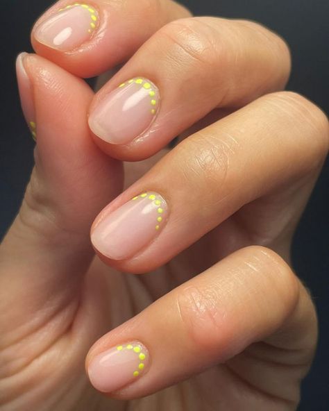 Christmas Nail Designs Blue, Spring French Manicure, Reverse Manicure, Sophisticated Nail Designs, French Manicure Short Nails, Reverse French Nails, Reverse French Manicure, Summer Nails 2022, Simple Summer Nails