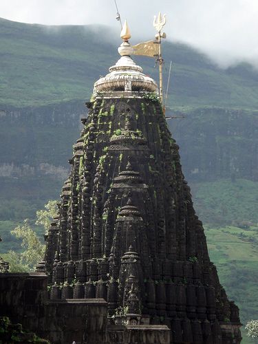 trimbakeshwar jyotirling, nasik, maharashtra  #hindu √ #wanderlust #temples #sanctuary #beautifulplanet #beautifulplaces Trimbakeshwar Jyotirling, Temple India, India Travel Places, Indian Temple Architecture, India Architecture, Temple Photography, Ancient Indian Architecture, Amazing India, Temple Architecture