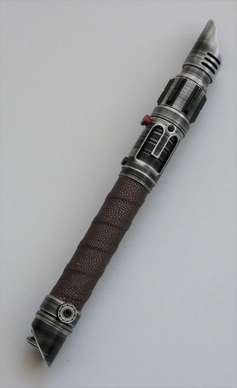 Custom Lightsaber Design, Star Wars Lightsaber Hilt Designs, Jedi Lightsaber Hilt, Lightsaber Hilt Design Ideas, Lightsaber Hilt Concept Art, Star Wars Lightsaber Designs, Lightsaber Hilt Design, Lightsaber Design Ideas, Custom Lightsaber Hilt