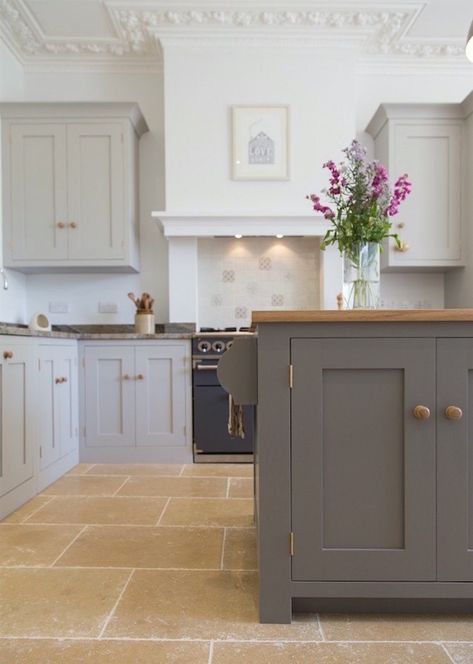 moles breath and purbeck stone – farrow and ball – sustainable kitchens.co.uk Model Dapur, Purbeck Stone, Серая Кухня, Kabinet Dapur, Sustainable Kitchen, 아파트 인테리어, Shaker Kitchen, Kitchen Extension, Grey Kitchens