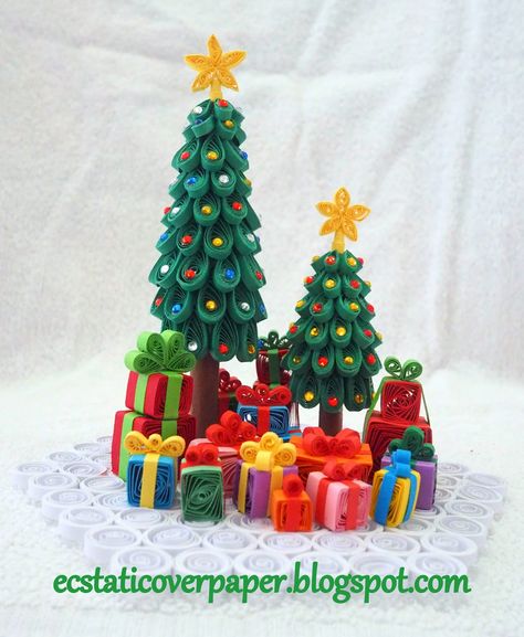 Quilling Trees, Diy Quilling Christmas, Quilling Christmas Tree, Christmas Bazaar Crafts, Quilling Dolls, Diy Quilling Crafts, Quilled Christmas, Christmas Card Illustration, Paper Quilling Cards