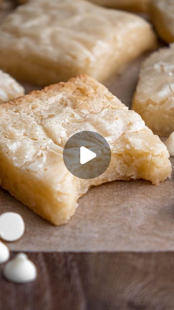 Ginny | In Bloom Bakery on Instagram: "NEW white chocolate brownies! 🤍 These are for all my white chocolate lovers! They’re super fudgy with shiny crinkle tops, just like traditional brownies, but made with white chocolate instead. They’re so rich and delicious, and super easy to make. The recipe is linked in my bio! 🤍 #brownies #whitechocolate #whitechocolatebrownie #brownielovers #brownierecipe #brownielove #brownie" In Bloom Bakery, Bloom Bakery, White Chocolate Brownies, Chocolate Pie Recipes, Crinkle Top, Chocolate Pie, Instagram White, Chocolate Pies, Bakery Recipes